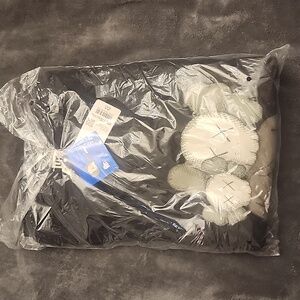 Uniqlo X Kaws